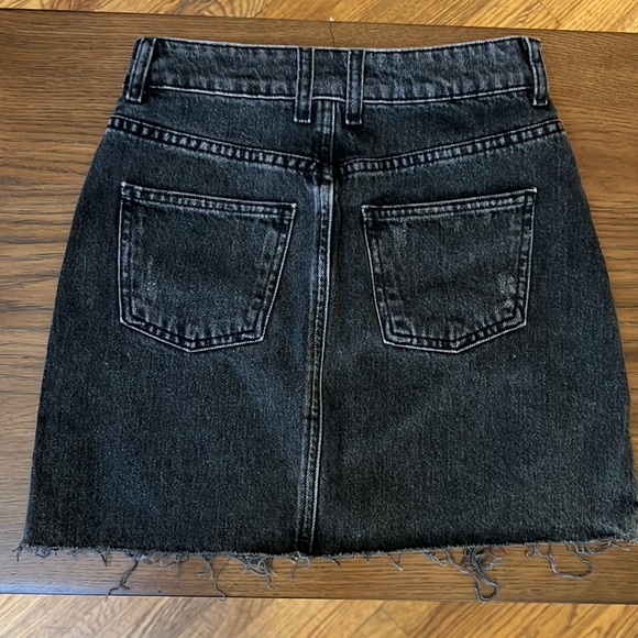 NWT - Topshop Black Distressed Denim Mini Skirt - Picture 2 of 3